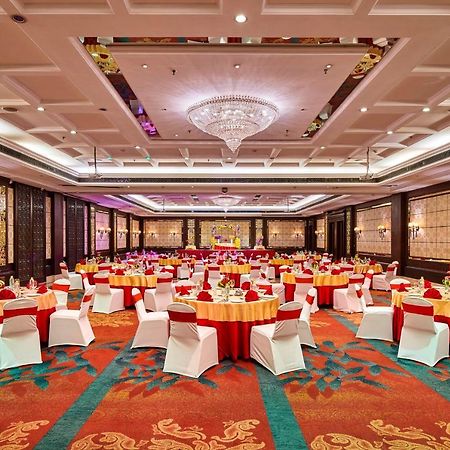 Mayfair Convention Бхубанешвар Екстер'єр фото